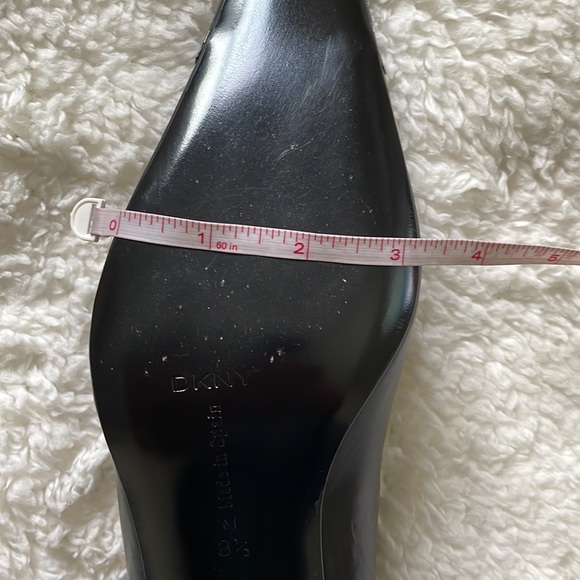 DKNY Leather Sean-40MM Pump In Black Size-8 1/2 NWT - Picture 8 of 14